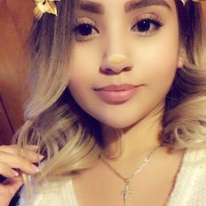 Meet your Posher, Abigail